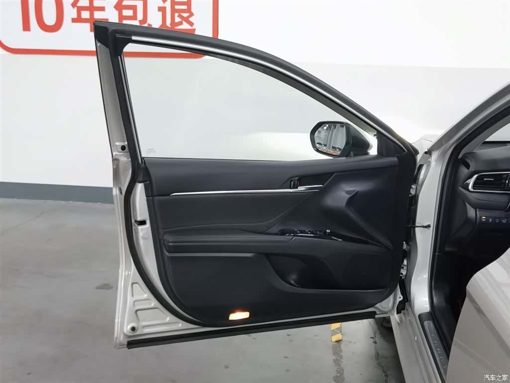 Toyota Camry, 2020 8