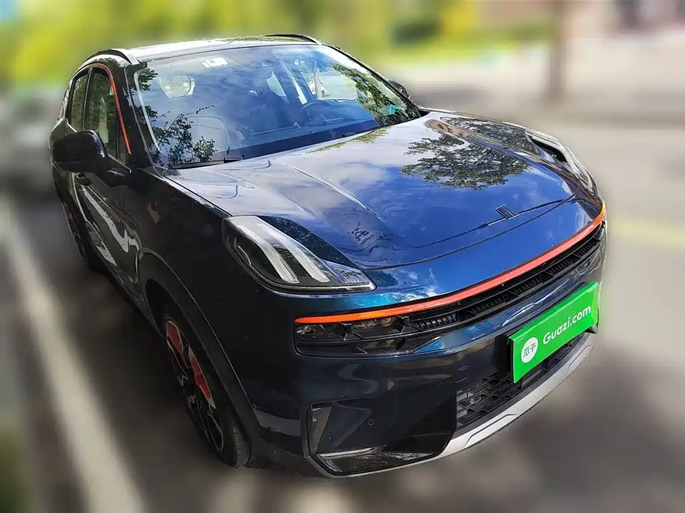 Lynk & Co 06