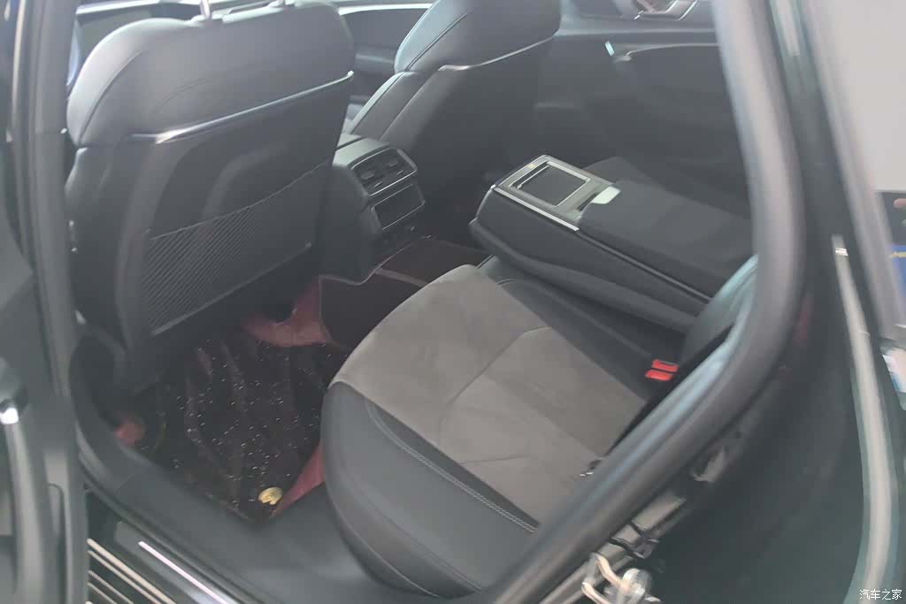 Audi A6L, 2024 11
