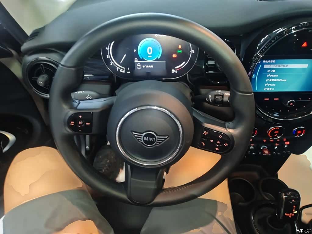 Mini Cooper, 2024 11