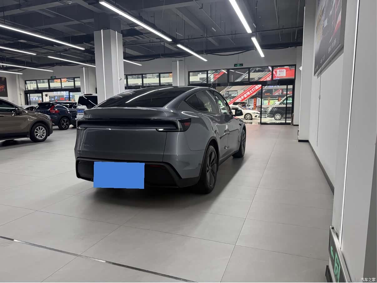 Tesla Model Y, 2025 16