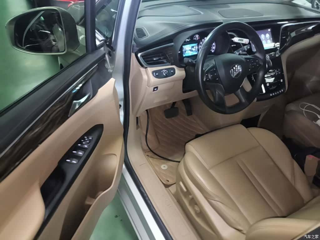 Buick GL8, 2017 16