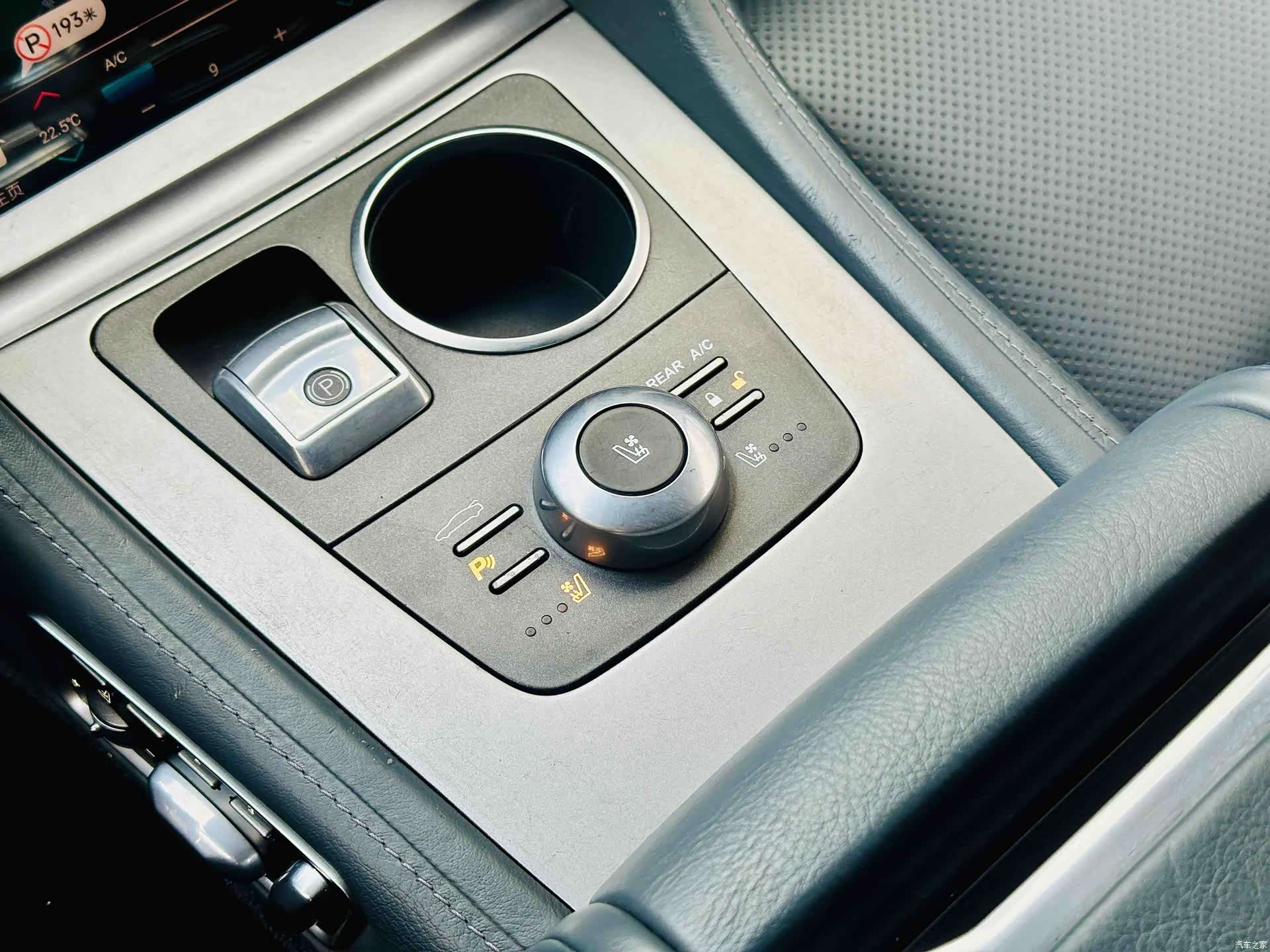 Aston Martin Rapide, 2013 12