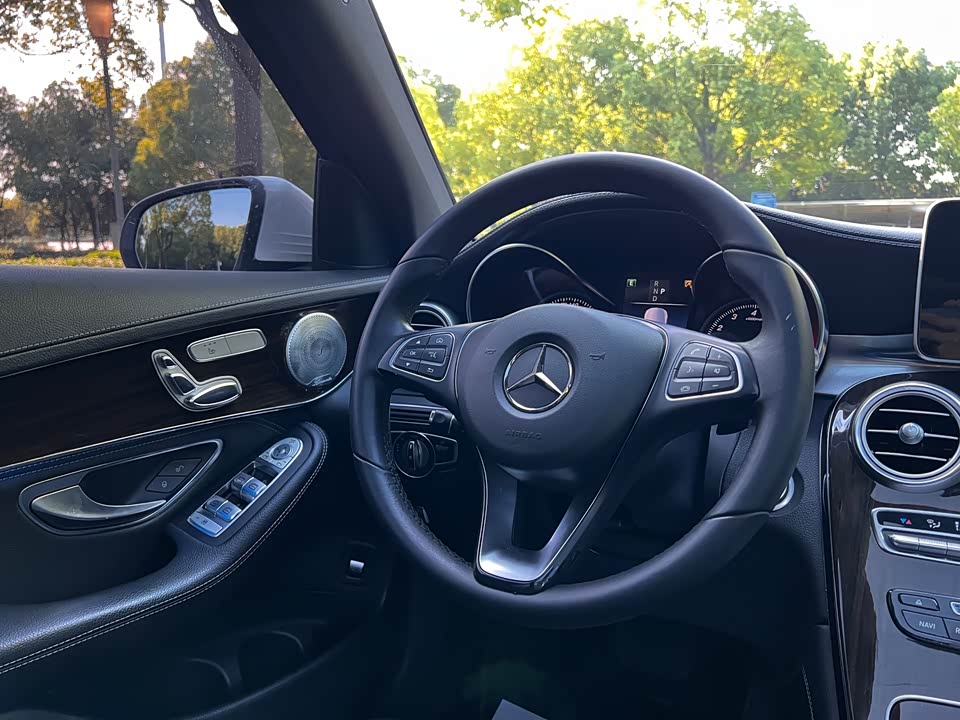 Mercedes-Benz GLC Mercedes-Benz GLC