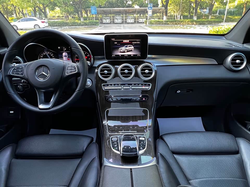 Mercedes-Benz GLC Mercedes-Benz GLC