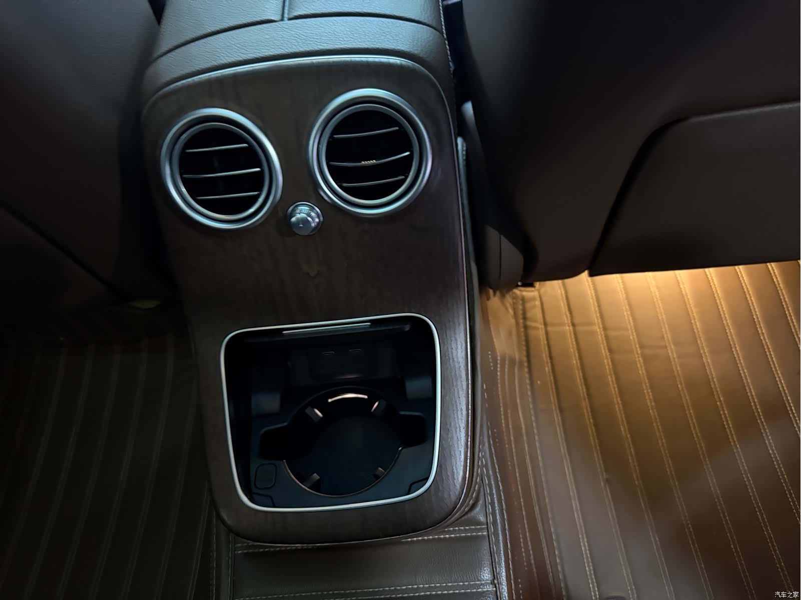 Mercedes-Benz E-Class, 2022 15