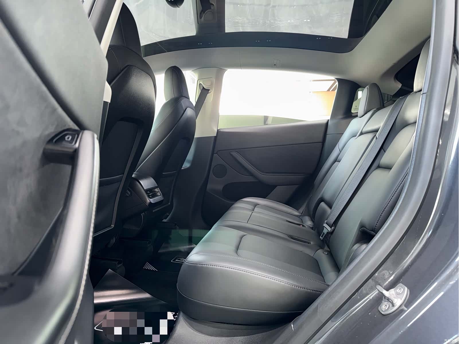 Tesla Model Y, 2021 4