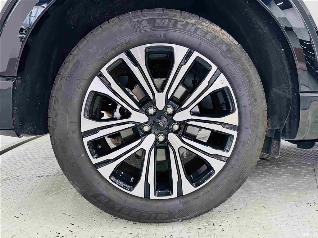 Ford Explorer, 2025 23