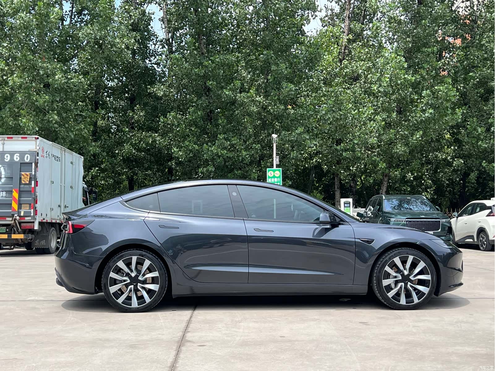 Tesla Model 3, 2024 6