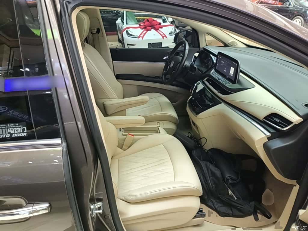 Buick GL8, 2023 25