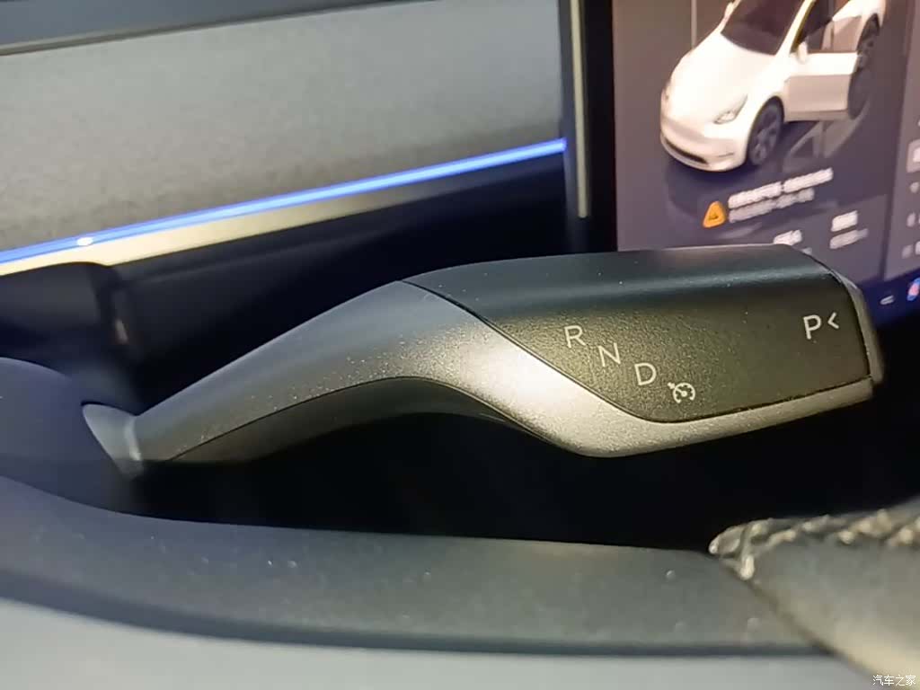 Tesla Model Y, 2024 14
