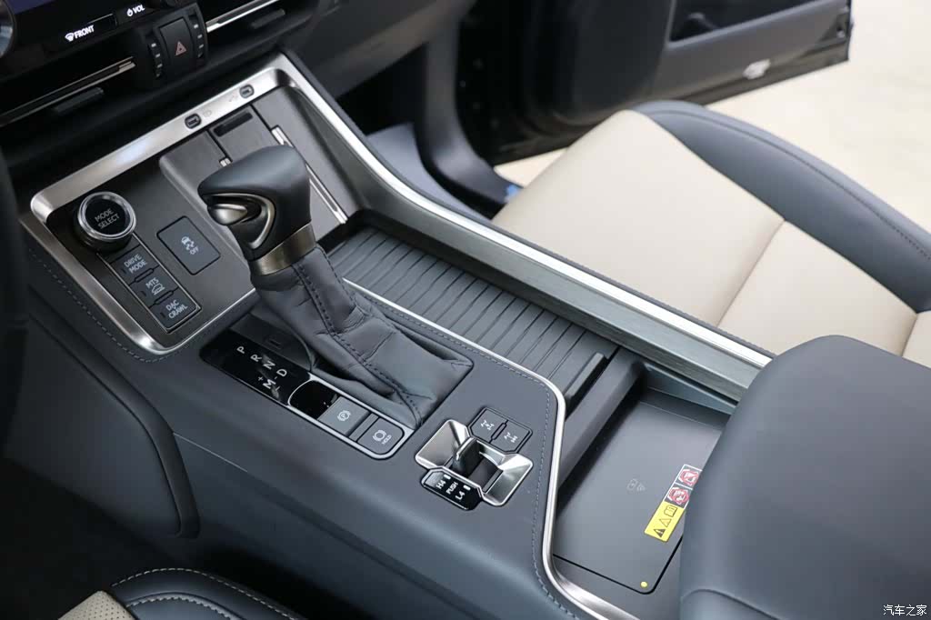 Lexus GX, 2025 14