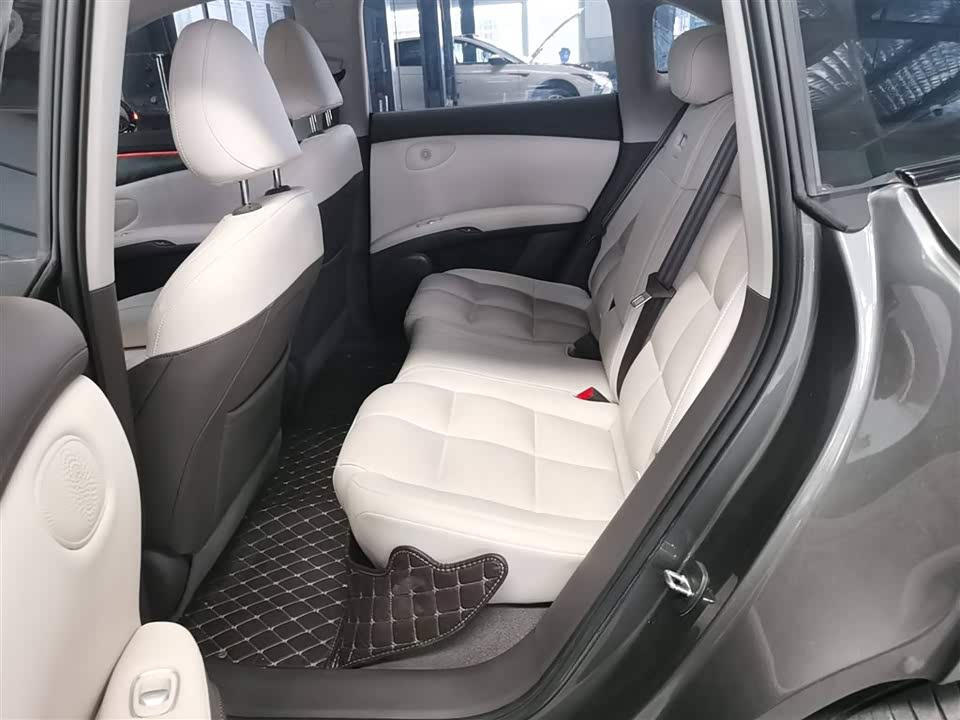 IM Motors Zhiji LS6 IM Motors Zhiji LS6
