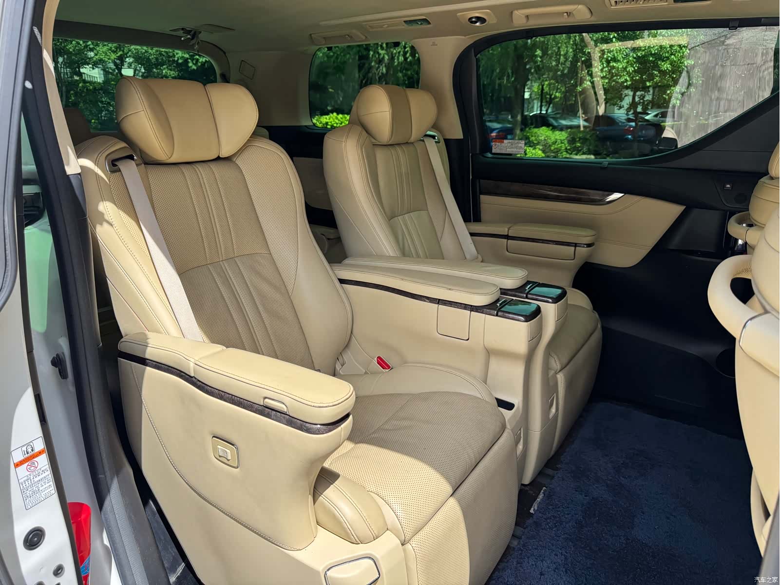 Toyota Vellfire, 2021 14