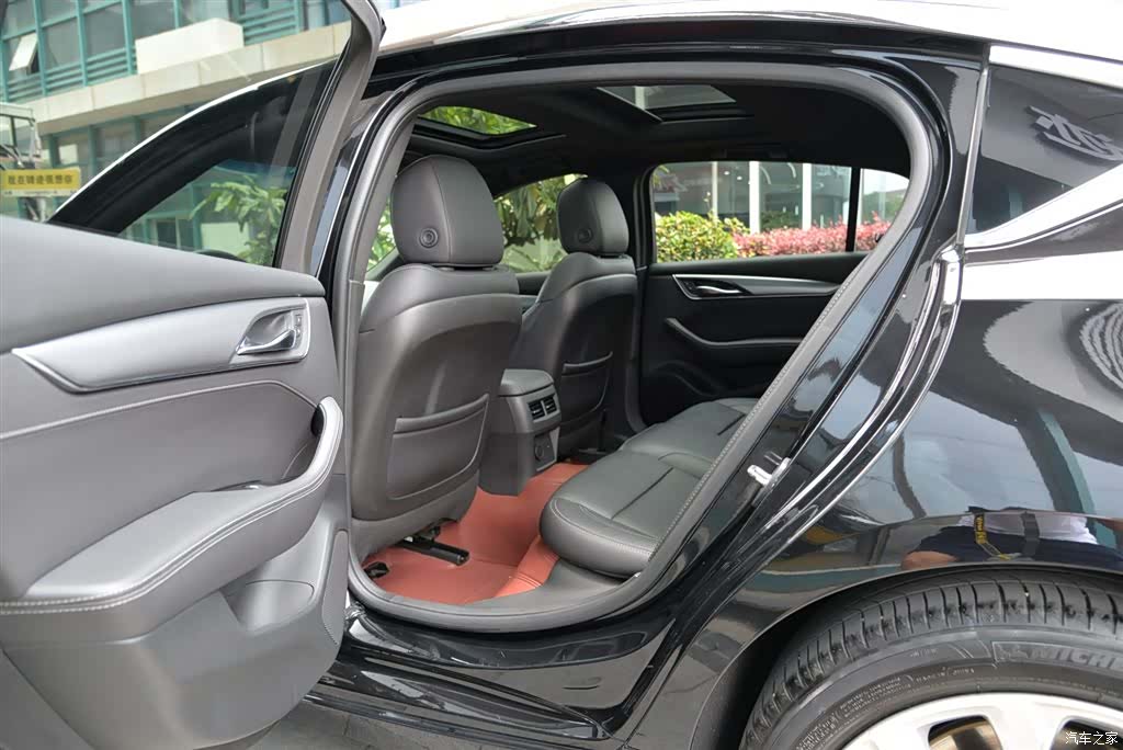 Cadillac CT5, 2023 все фото