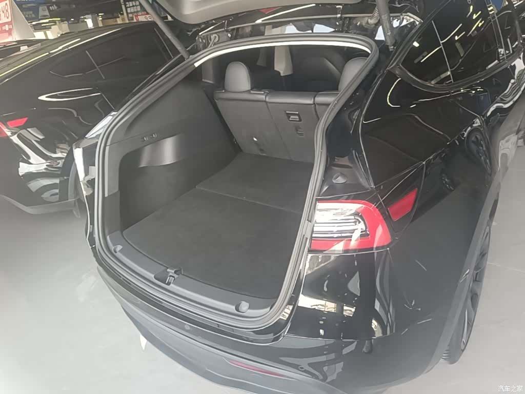 Tesla Model Y, 2022 19