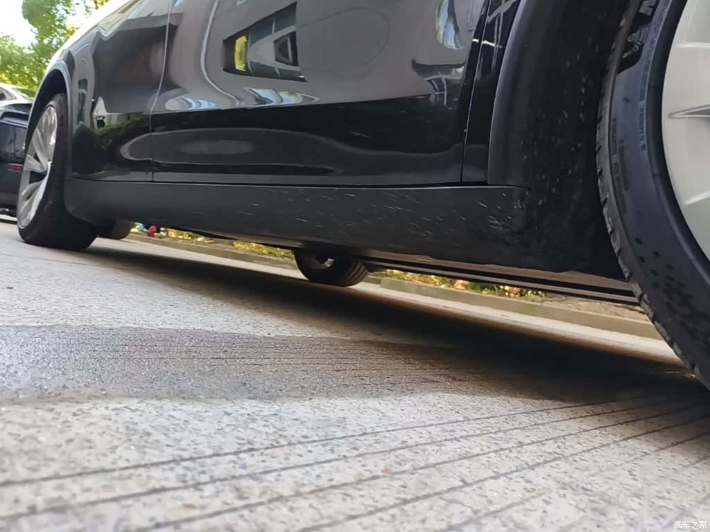 Tesla Model Y, 2025 21