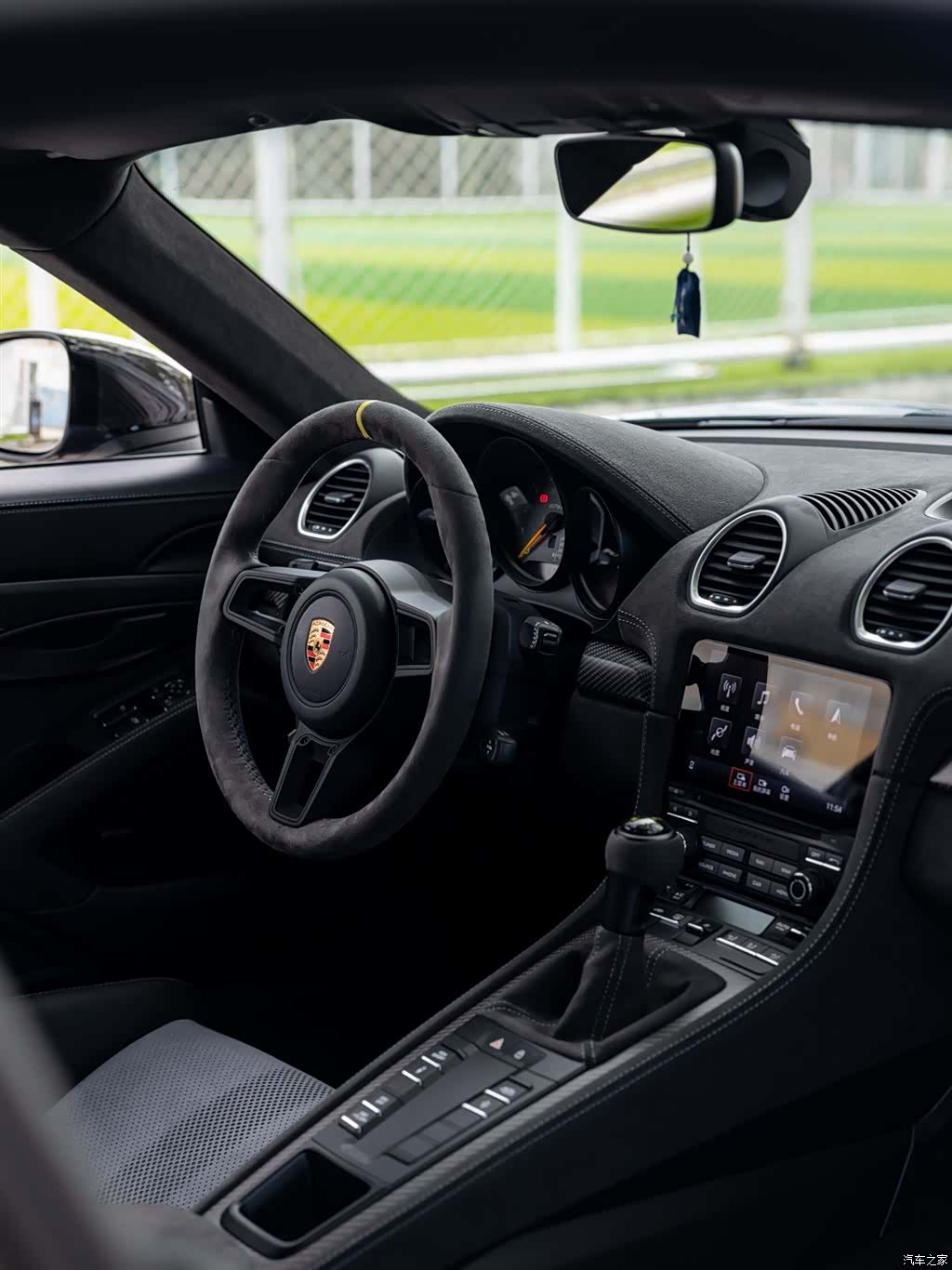 Porsche Cayman, 2024 11