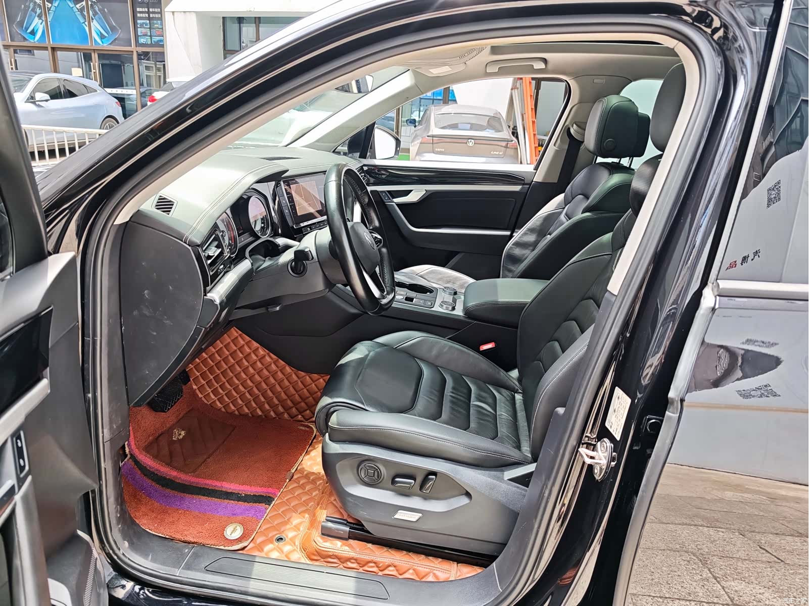Volkswagen Touareg, 2021 все фото