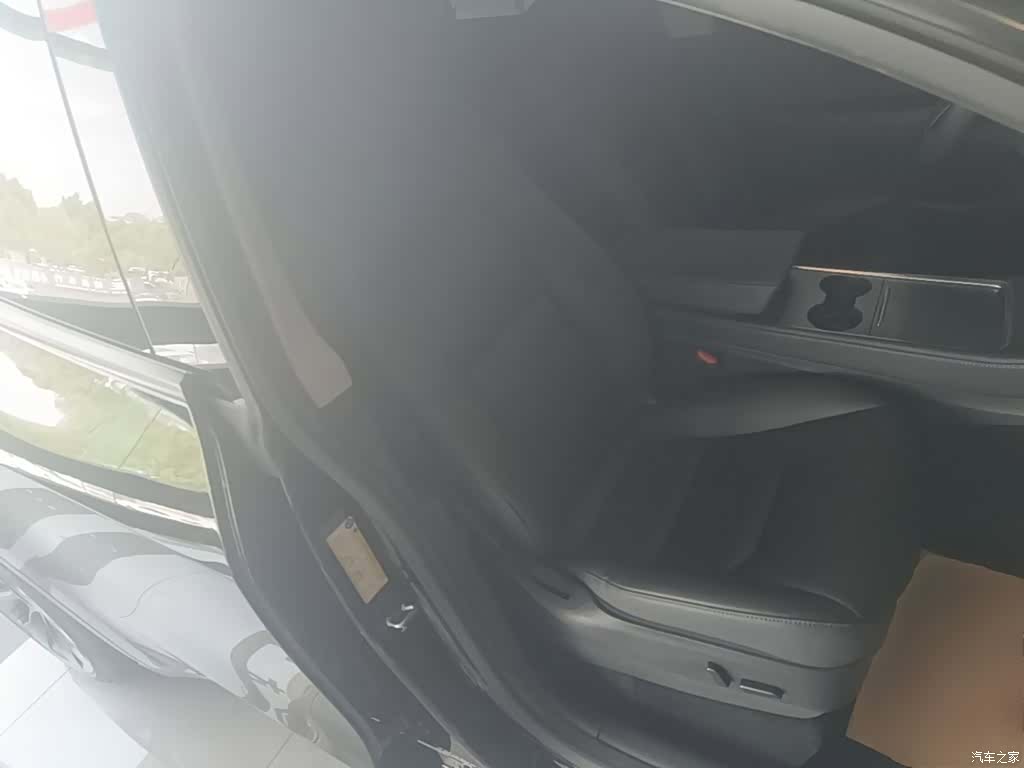 Tesla Model Y, 2022 25