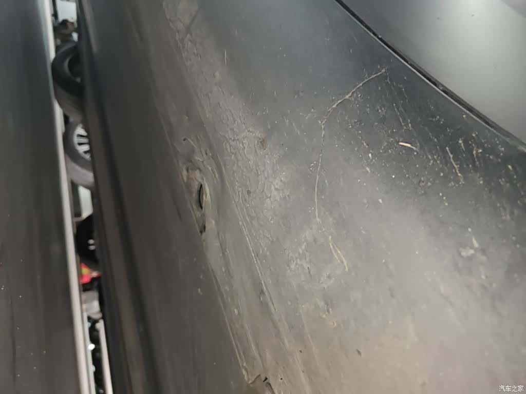 Tesla Model Y, 2023 21