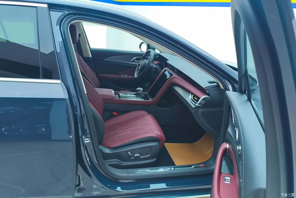 Hongqi H5, 2024 8