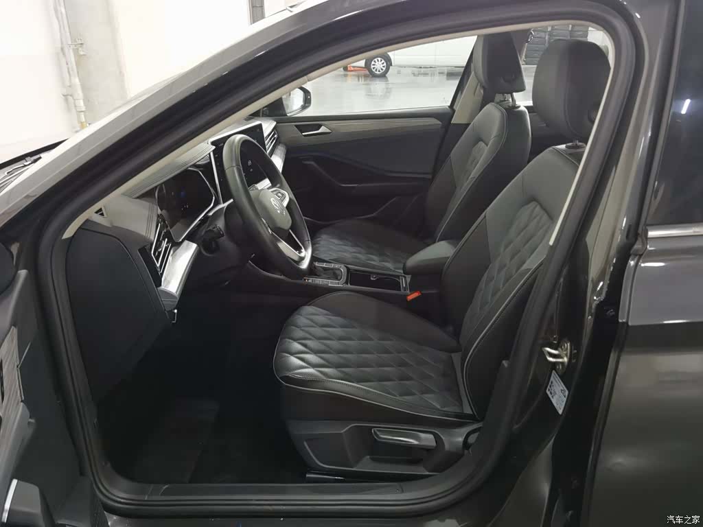 Volkswagen Sagitar, 2022 10