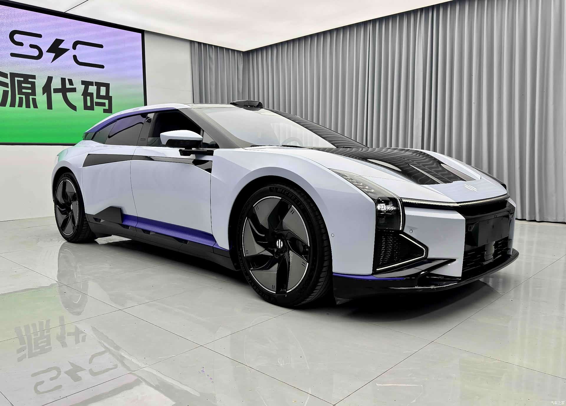 HiPhi Z, 2022 6