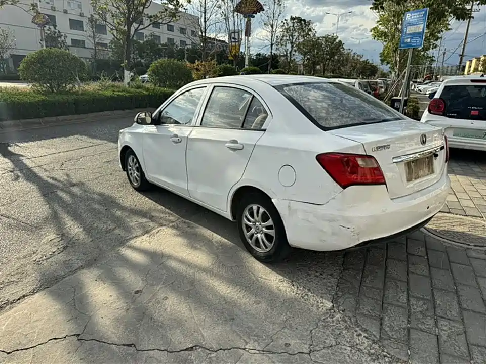 Changan Yuexiang V3