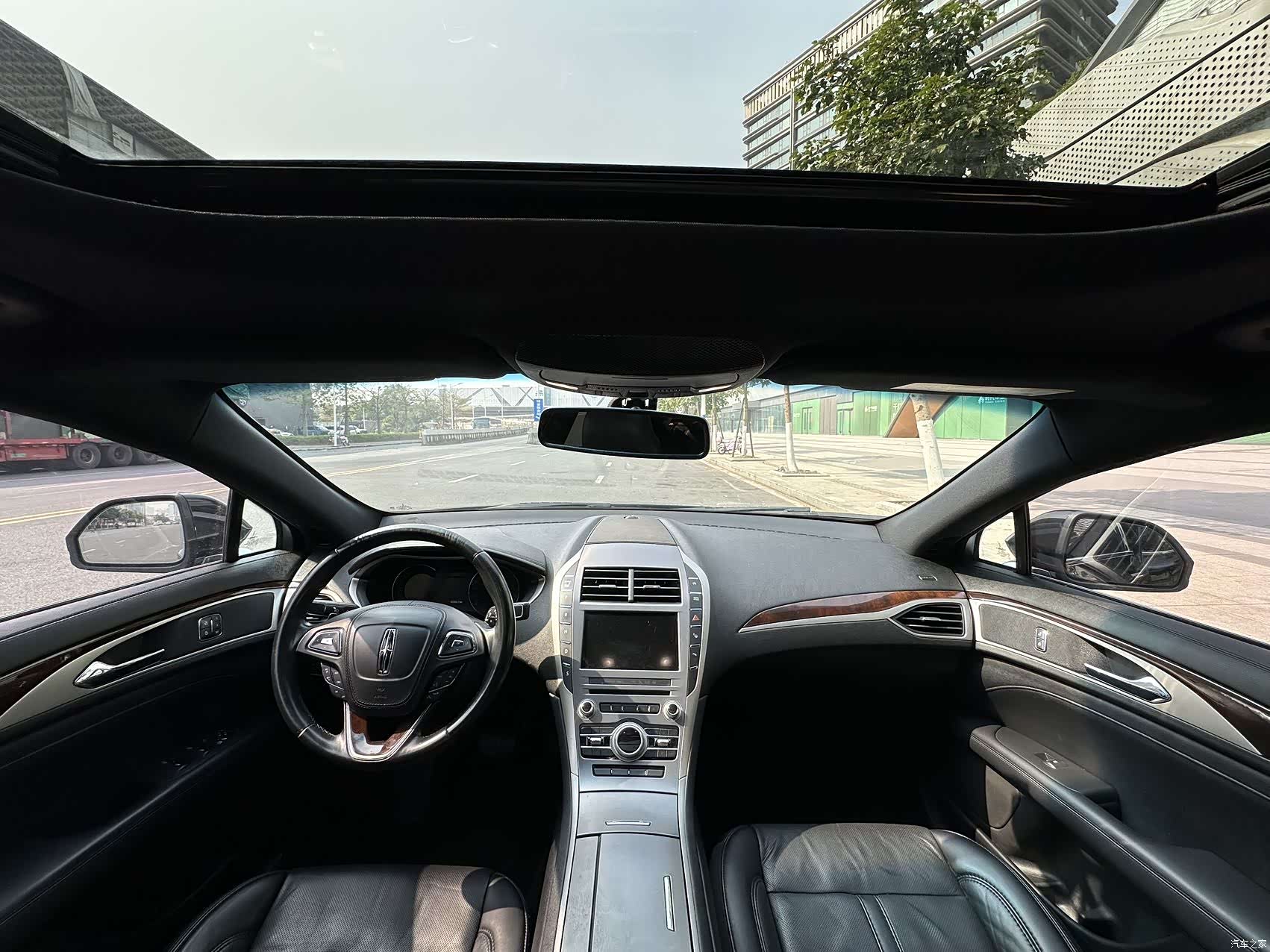 Lincoln MKZ, 2019 11