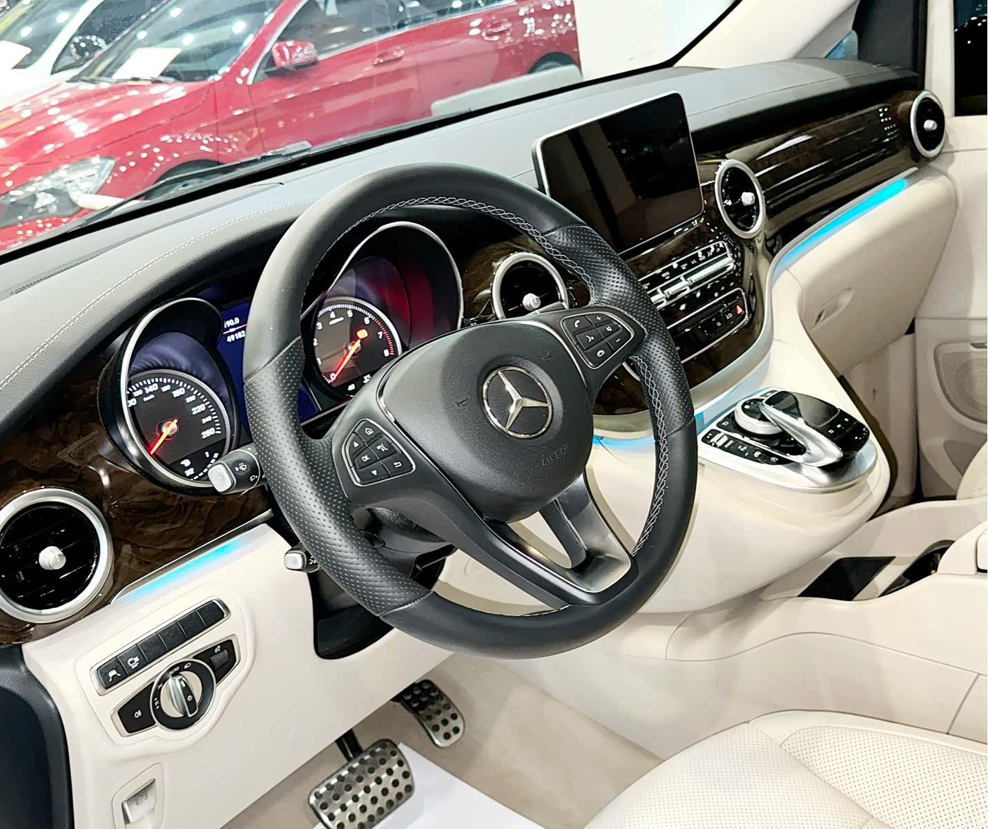 Mercedes-Benz V-Class, 2018 15