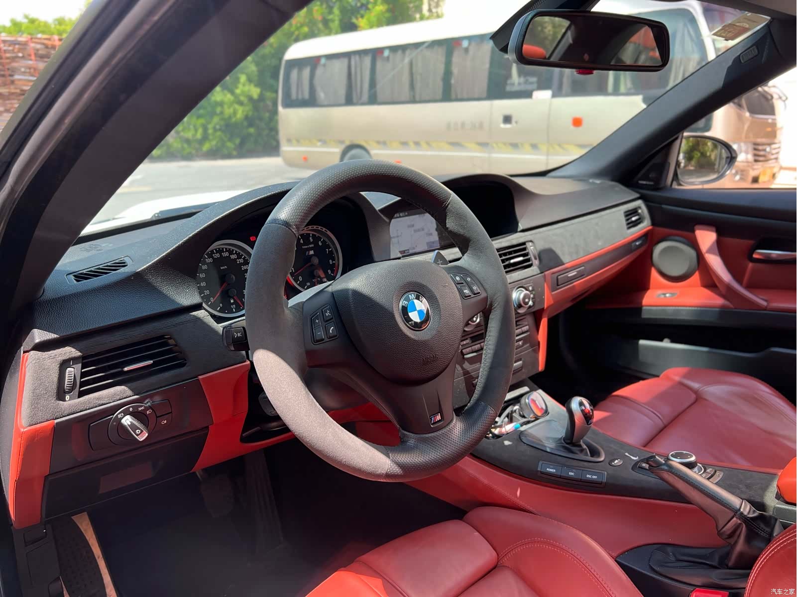 BMW M3, 2010 9