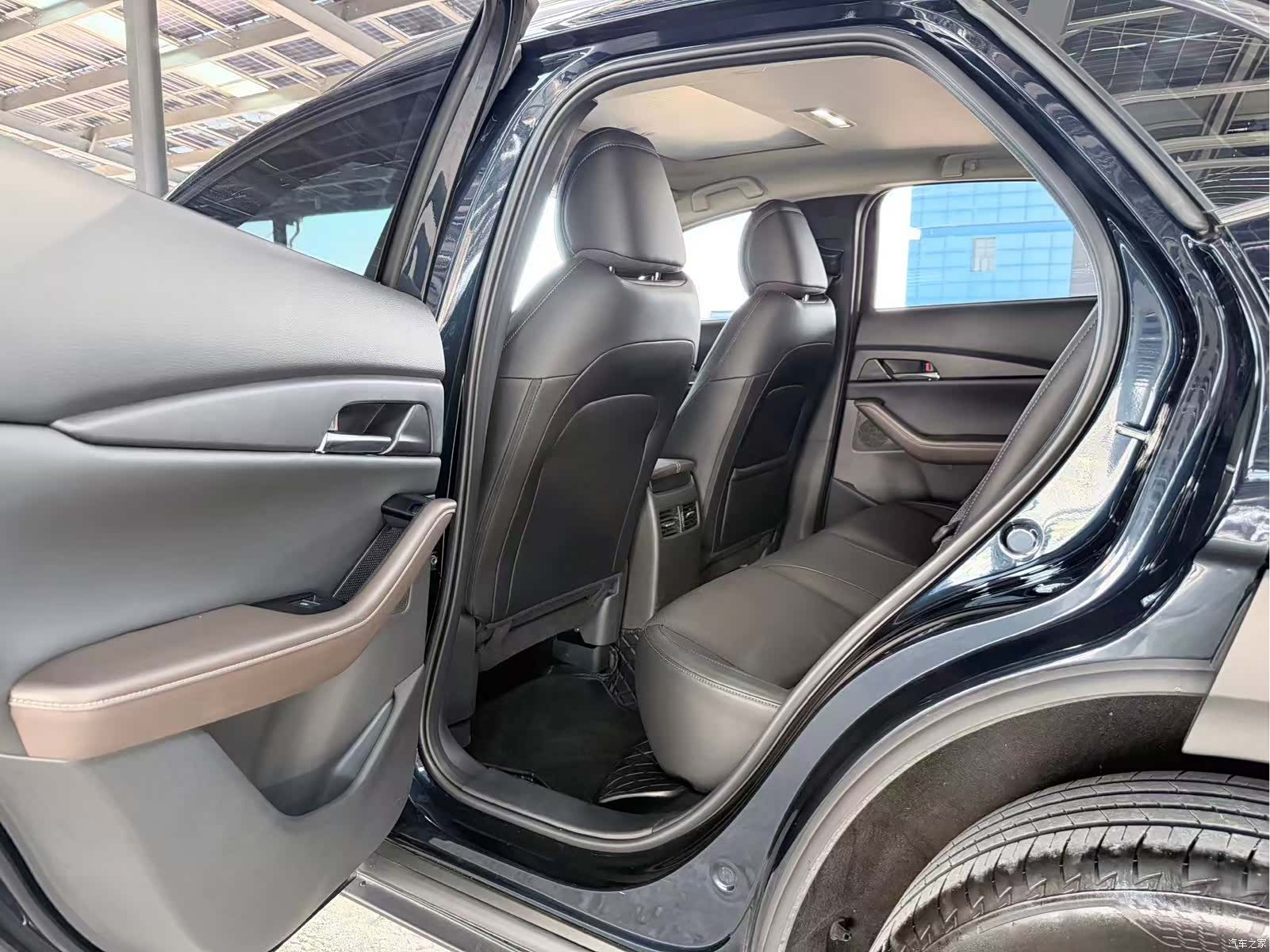 Mazda CX-30, 2024 все фото