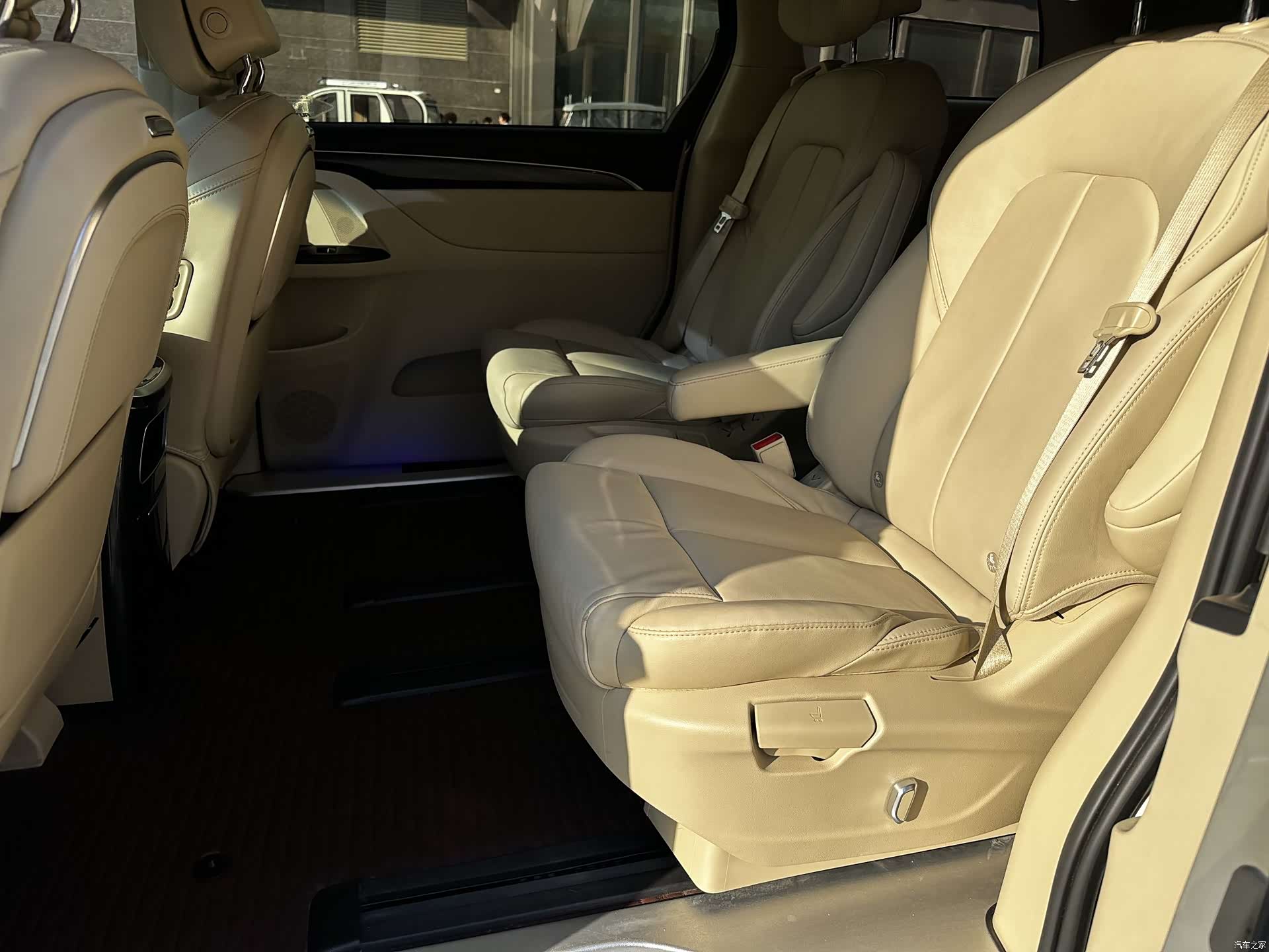 Buick GL8, 2022 6