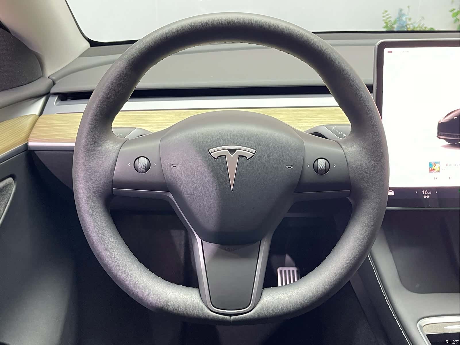 Tesla Model Y, 2023 10