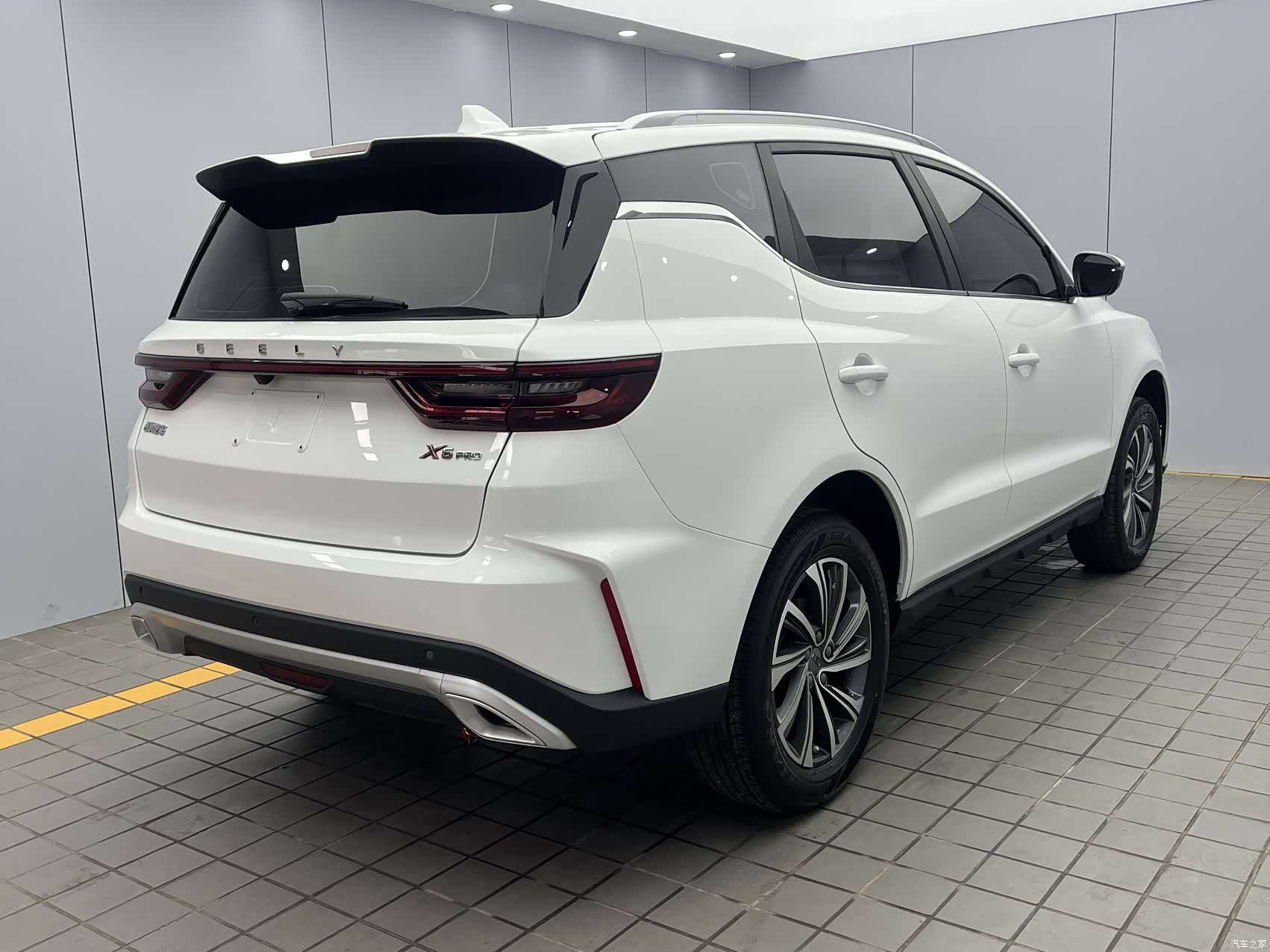 Geely X6, 2022 6