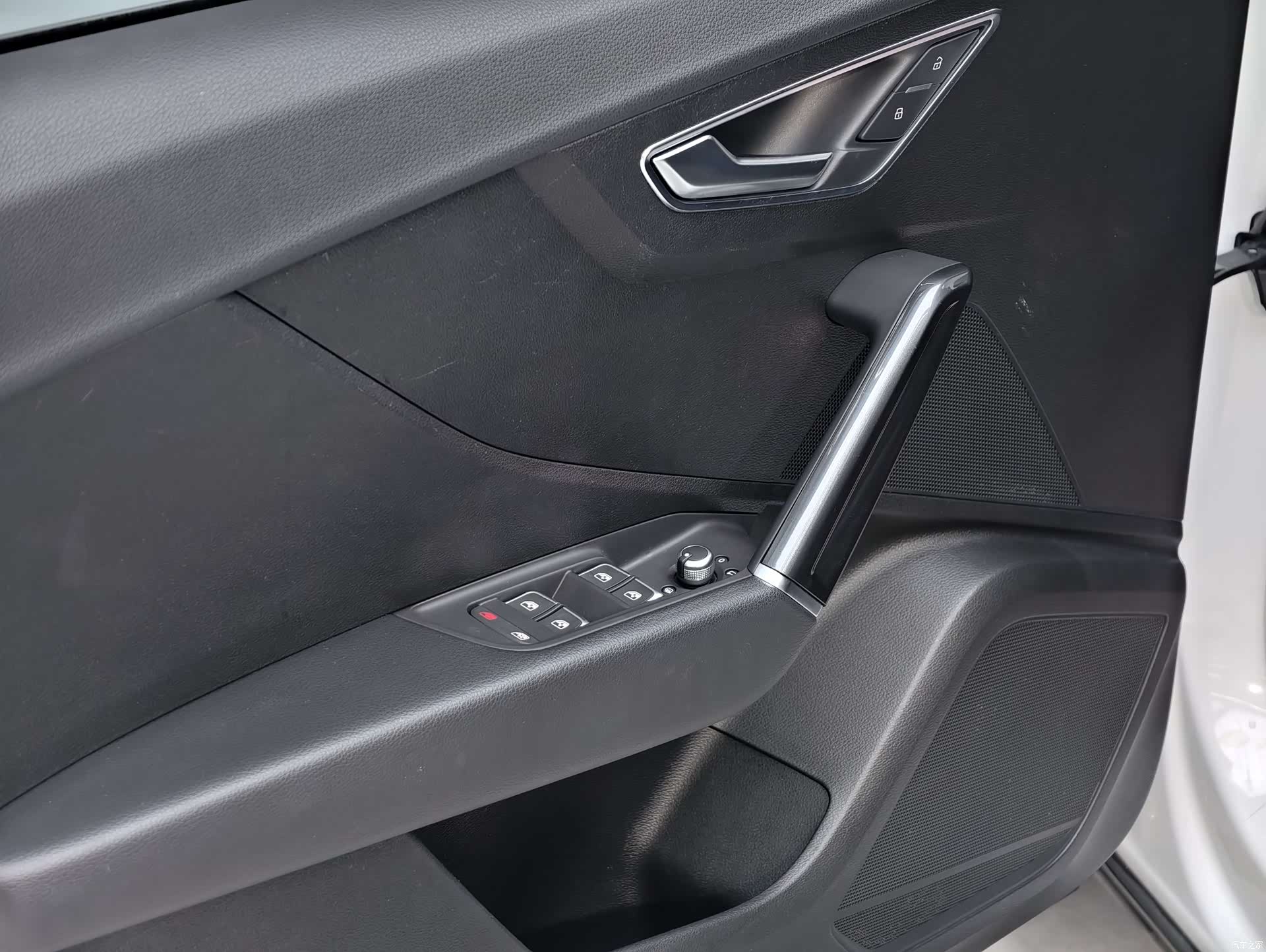 Audi Q2L, 2019 12