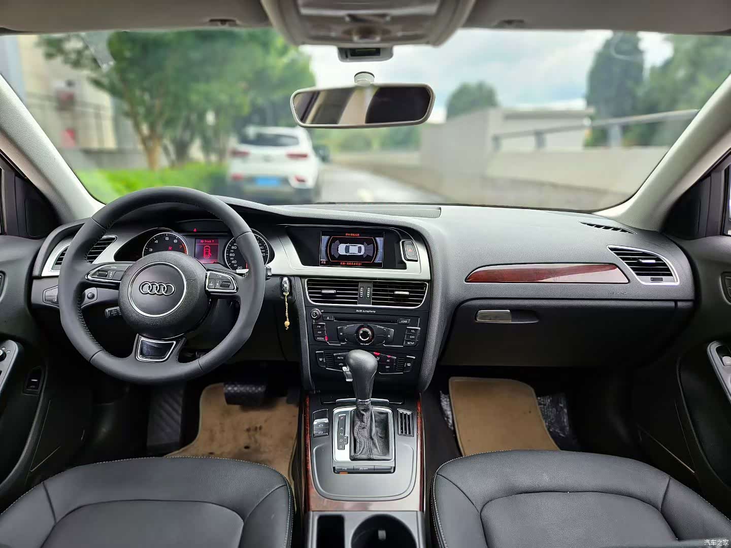 Audi A4L, 2011 6