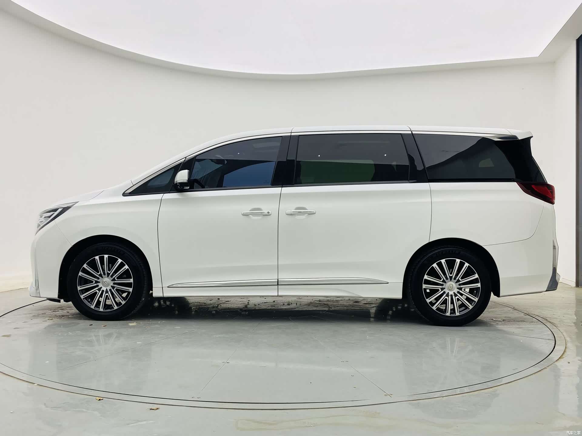 Trumpchi M8, 2022 4