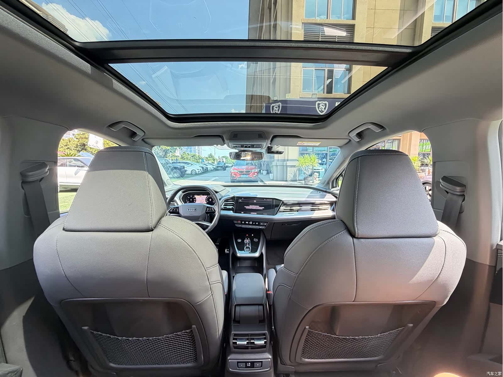 Audi Q4 e-tron, 2023 8