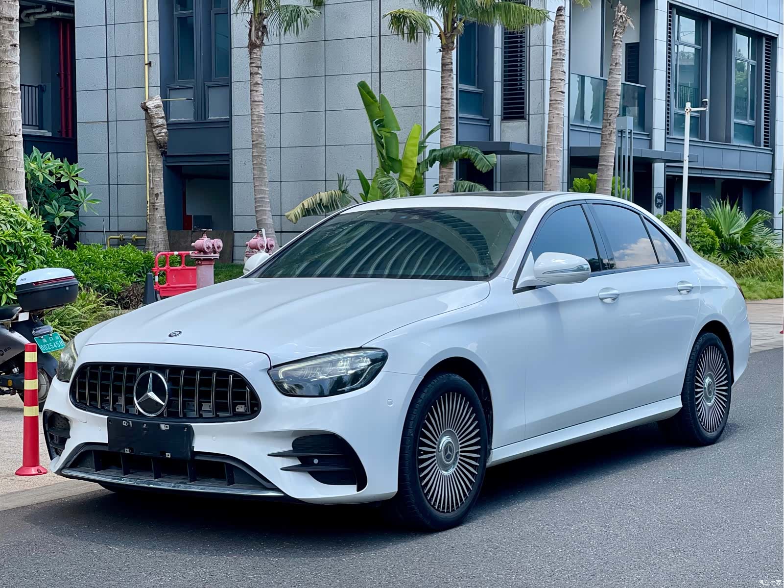 Mercedes-Benz E-Class, 2017 1