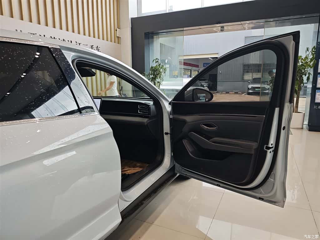 BYD Qin, 2025 13