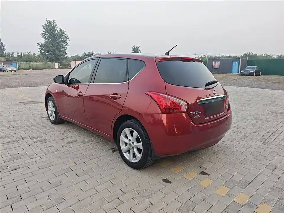 Nissan TIIDA