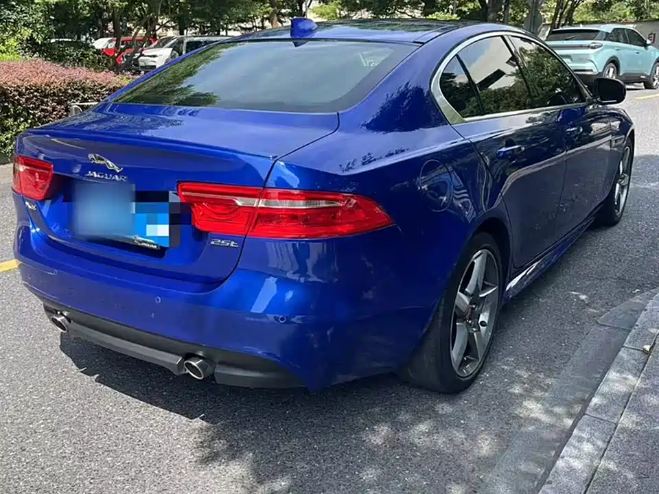 Jaguar XE