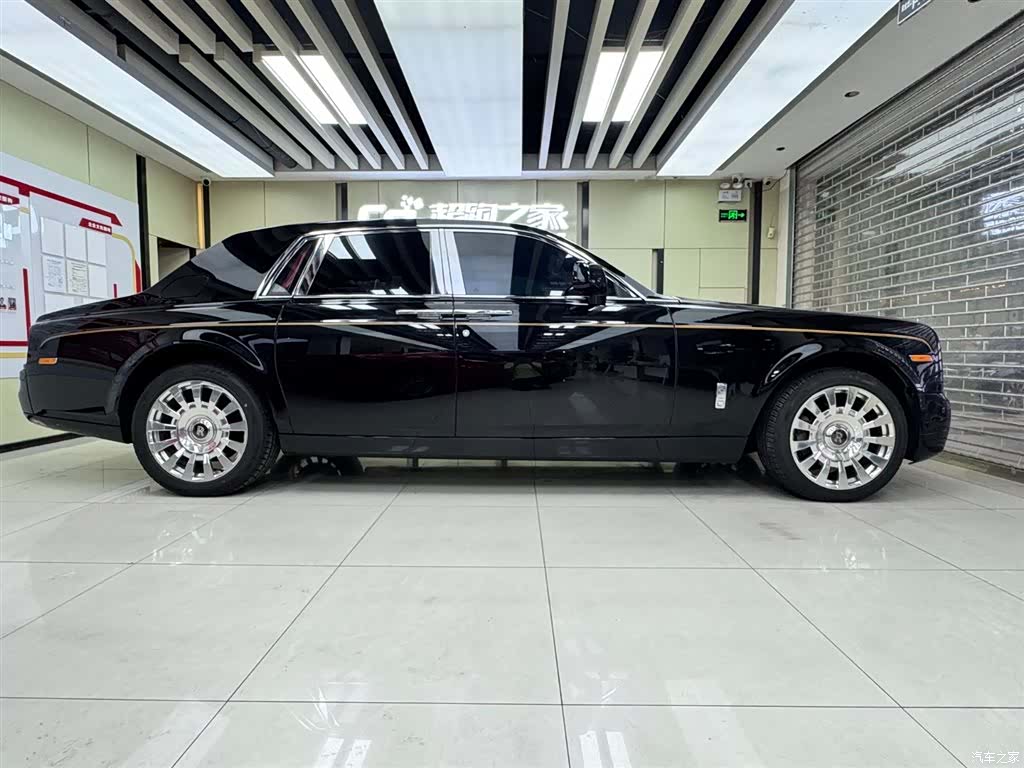 Rolls-Royce Phantom, 2011 3