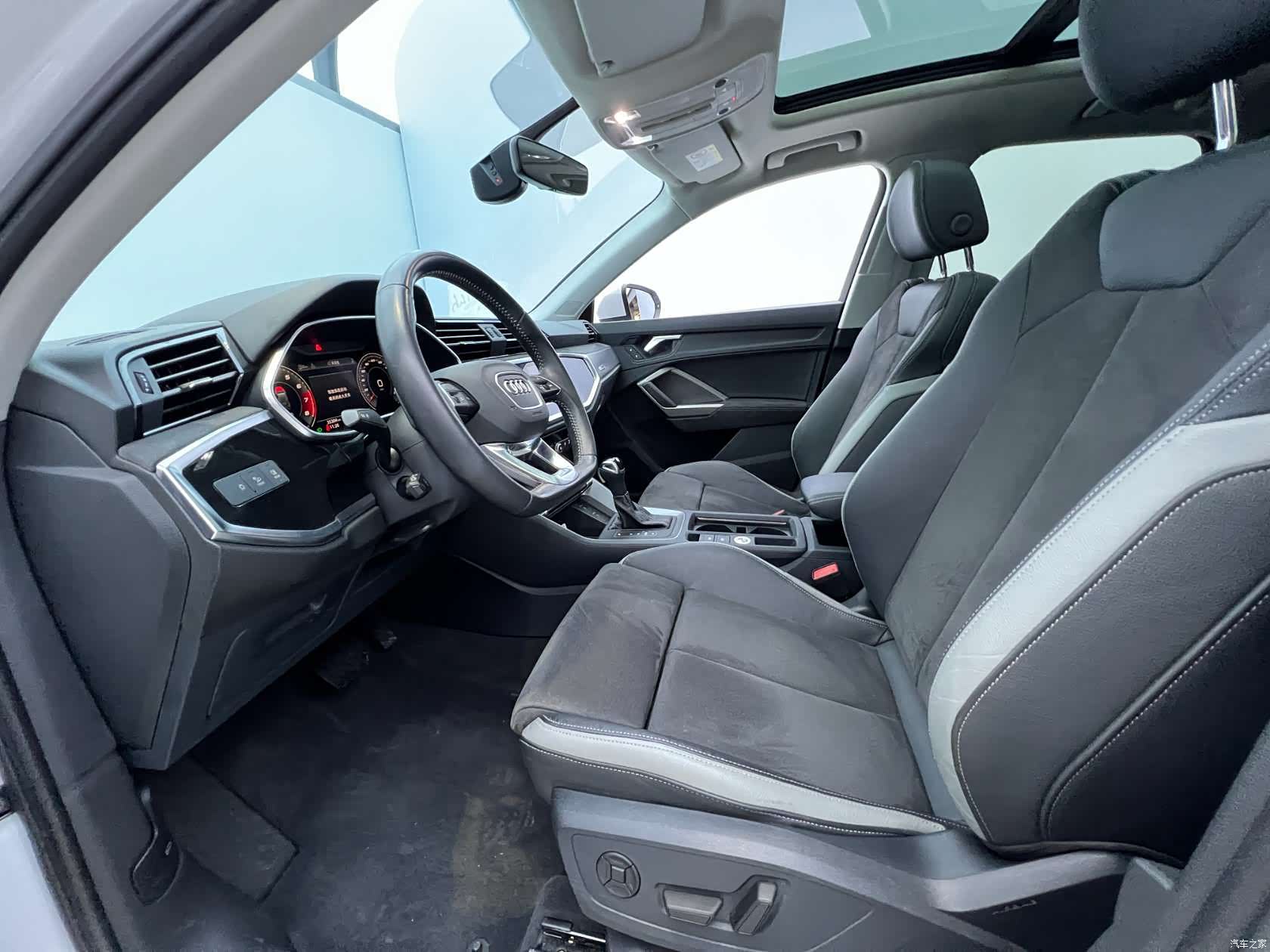 Audi Q3, 2022 10