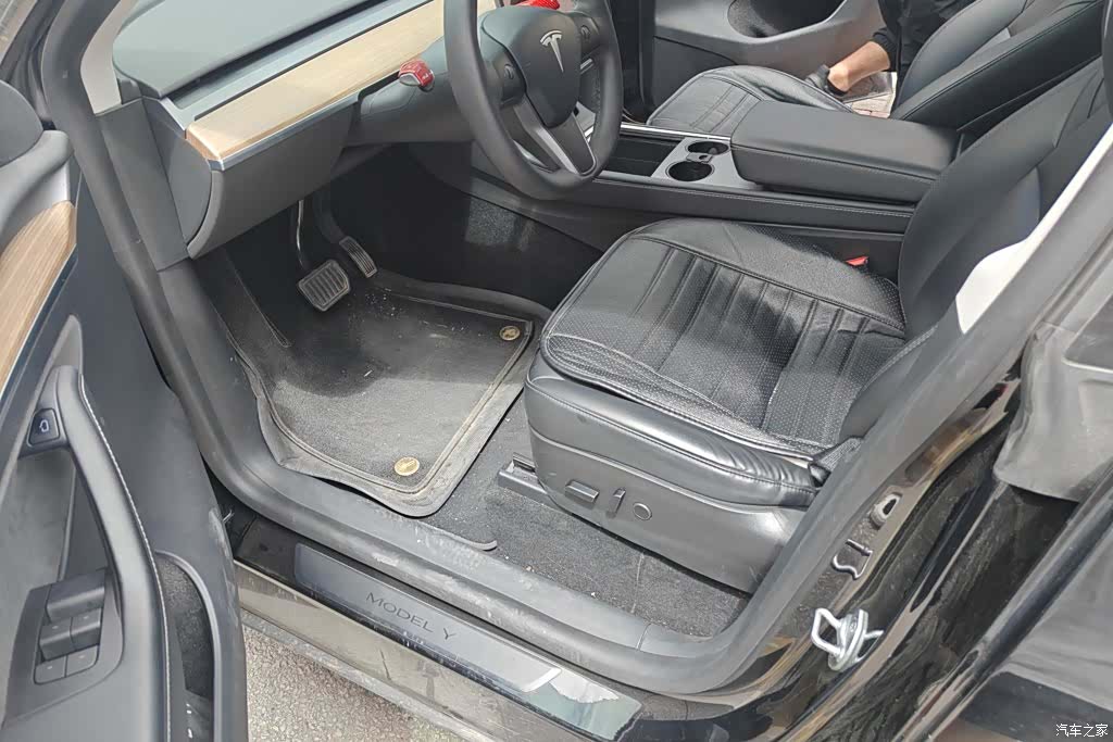 Tesla Model Y, 2022 9