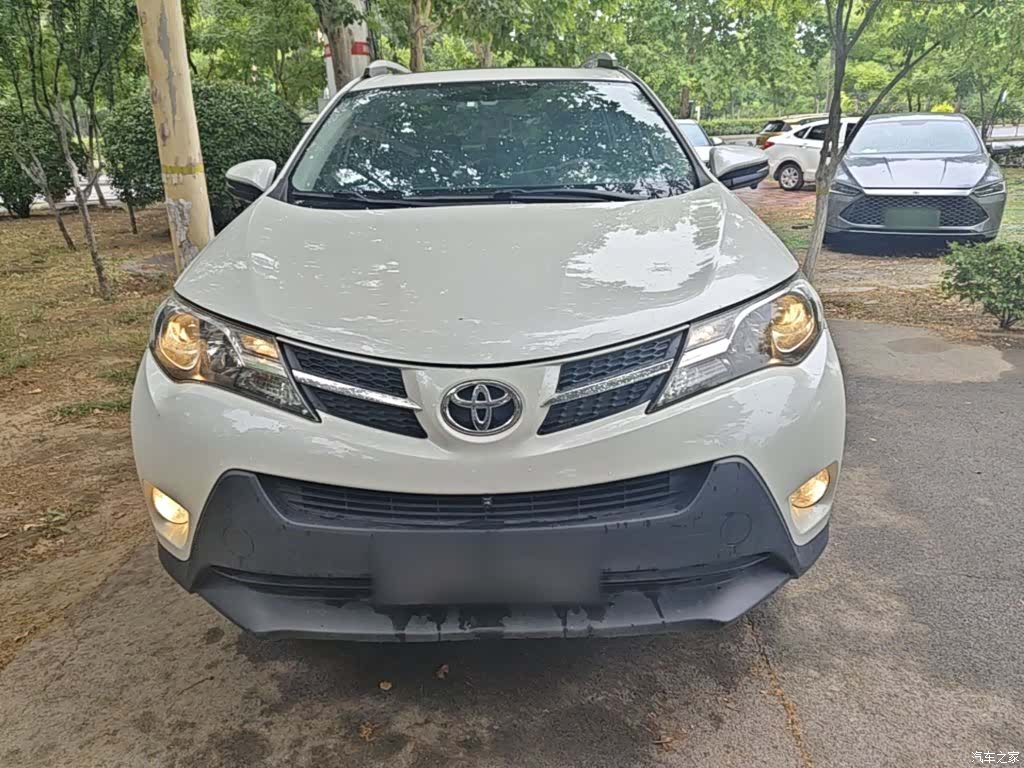 Toyota RAV4, 2015 3