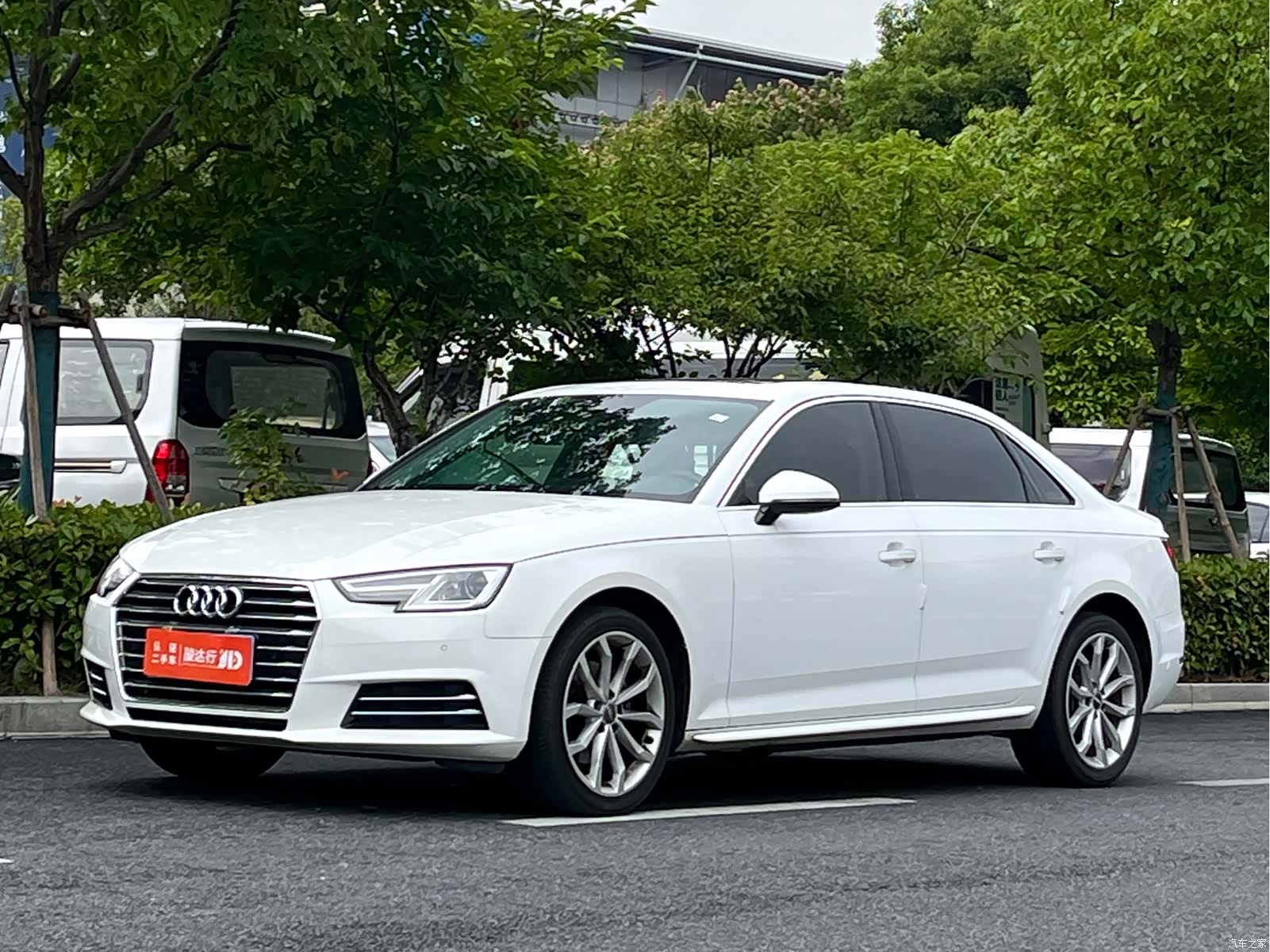 Audi A4L, 2018 1