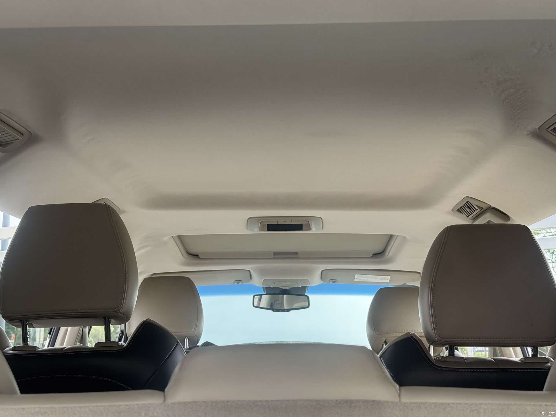 Buick GL8, 2011 26